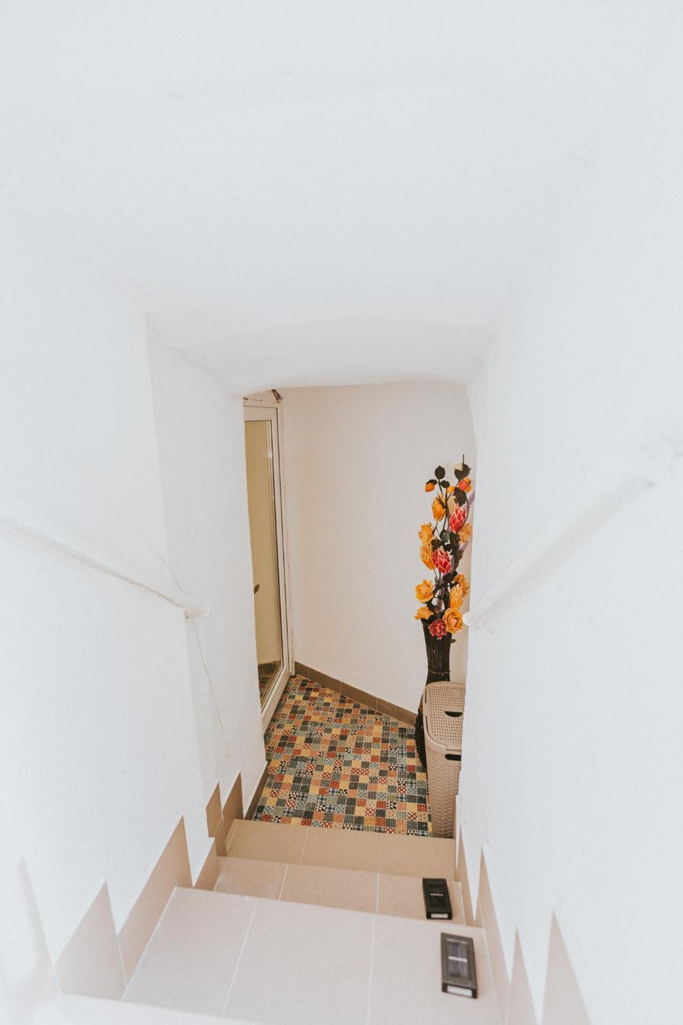 Locart -Cozy Downtown Apartment, Near Black Church With Free Wi-Fi Brasov Bagian luar foto
