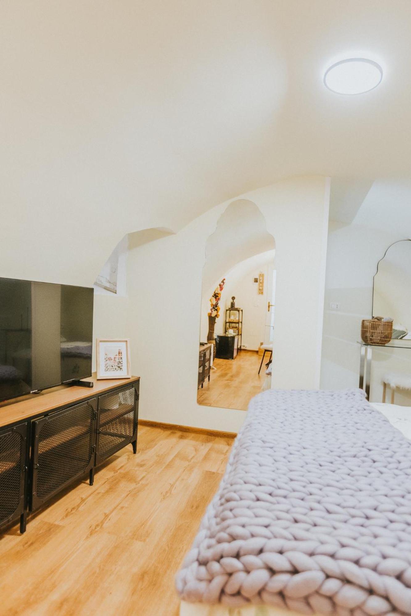 Locart -Cozy Downtown Apartment, Near Black Church With Free Wi-Fi Brasov Bagian luar foto